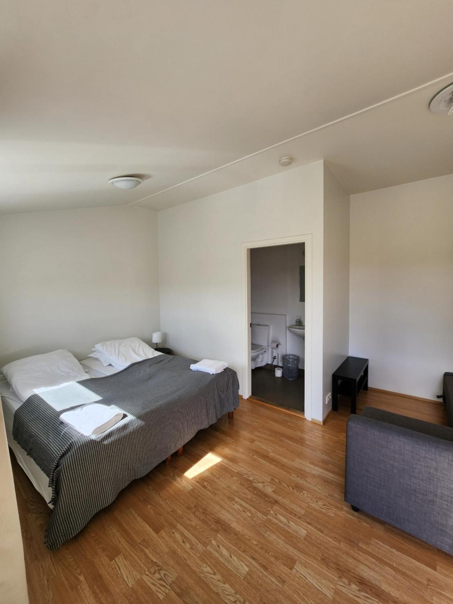 Fjos Guesthouse Varmahlid  Ngoại thất bức ảnh